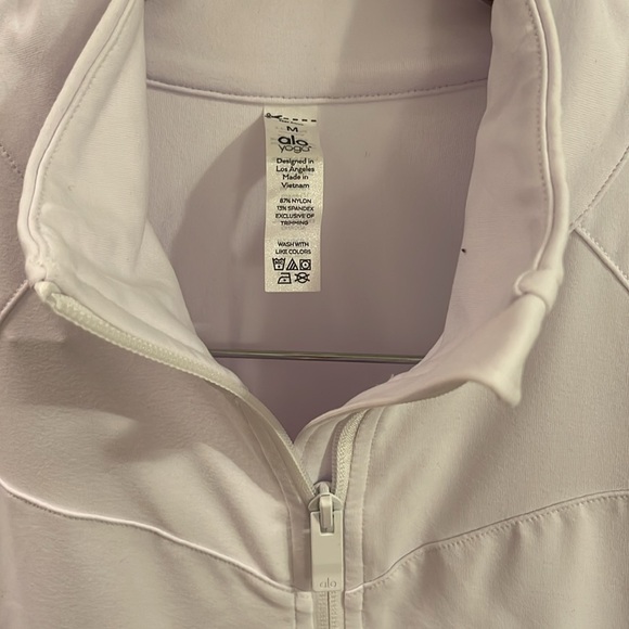 ALO yoga white zip up jacket. Finger holes. Small stain on front - Picture 6 of 6